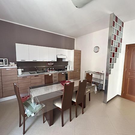 Marconi E Garibaldi 76 Apartment カステッランマーレ・デル・ゴルフォ エクステリア 写真